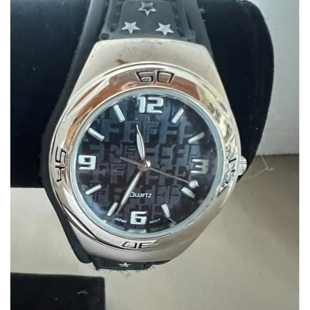Y2K Watch Working Japan Movt Retro 2000s Star Strap Chunky Case Graphic Monogram